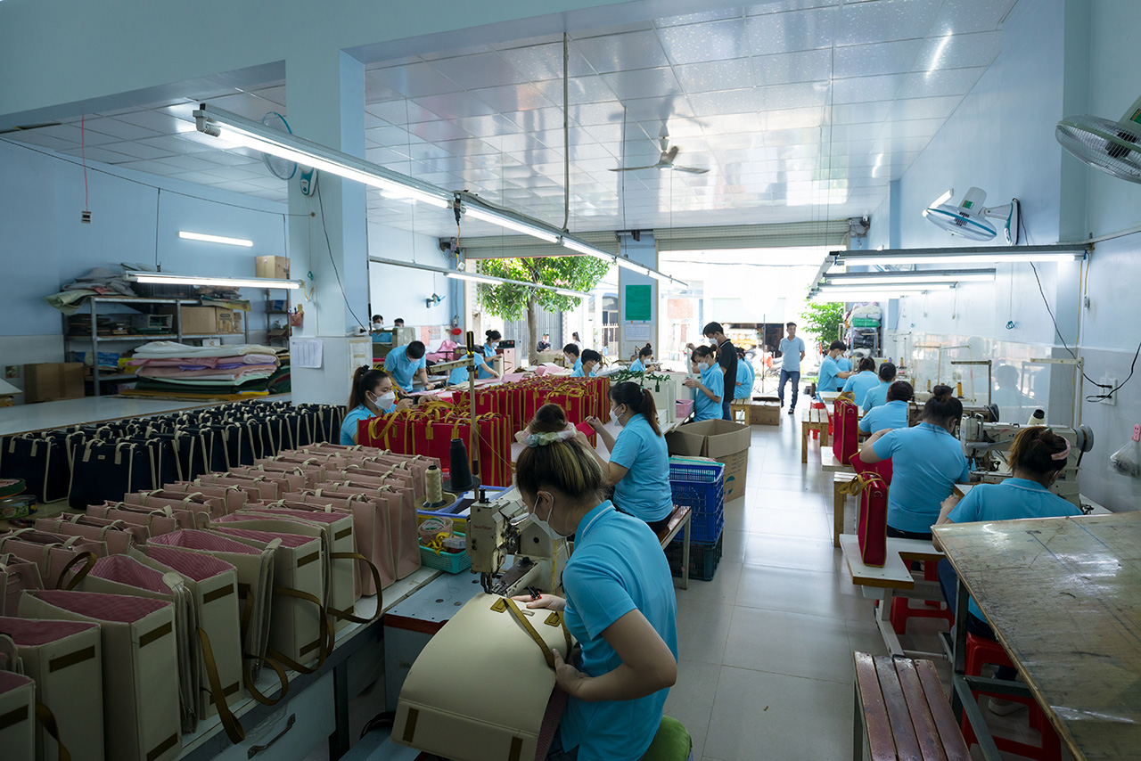 Hoàng Nhật - Xưởng May Ví Da Thật Uy Tín